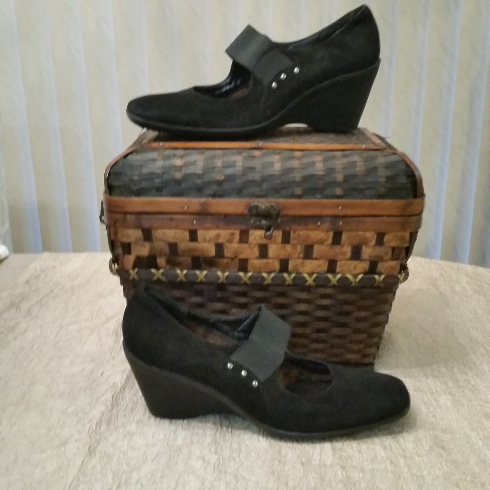 Aquatalia By Marvin K Wedge Pumps, Size 7.5